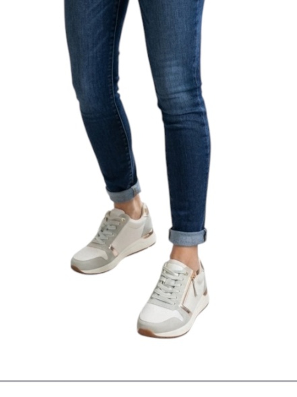 Esmara Cream Low-Top Casual Sneakers with Gold Accent worn once size 8.5